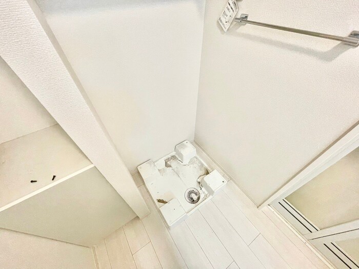 物件内観写真13　(洗濯機置場)