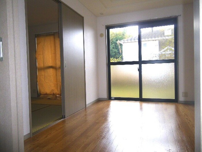 物件内観写真8　(居室)