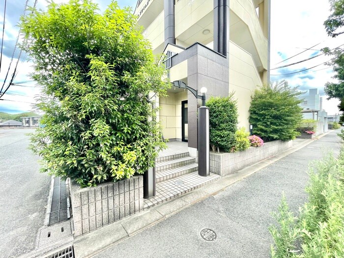 物件外観写真4　(エントランス部分)