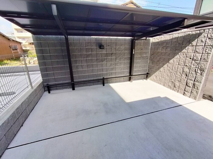 物件外観写真6　(駐輪場)