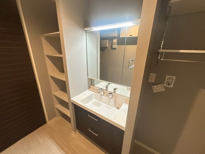 物件内観写真14　(洗面)