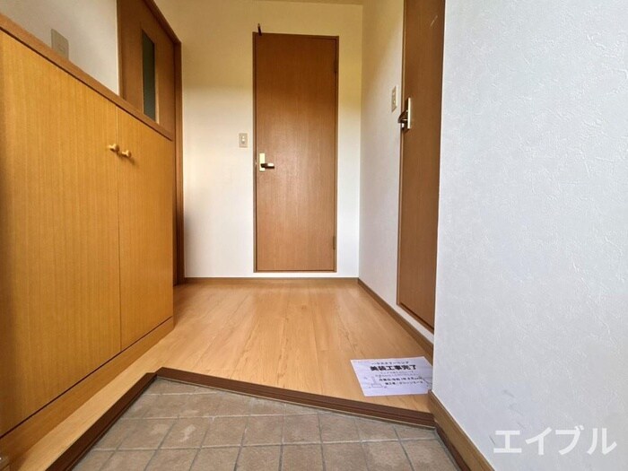 物件内観写真10　(玄関)