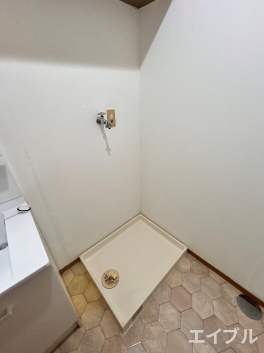 物件内観写真15　(洗濯機置場)