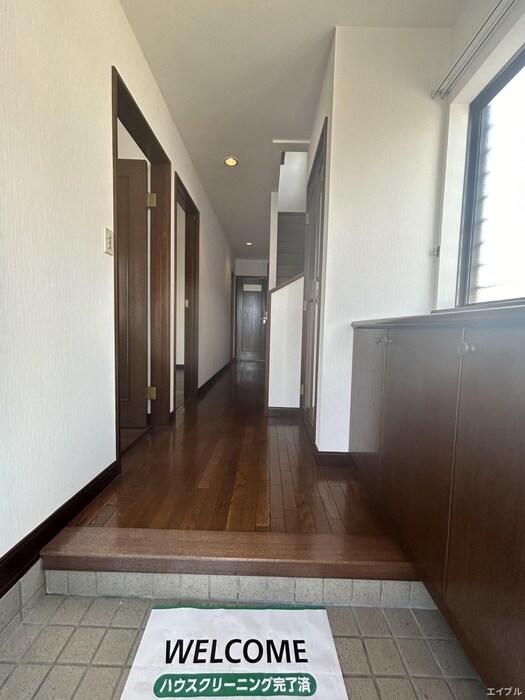 物件内観写真13　(玄関)