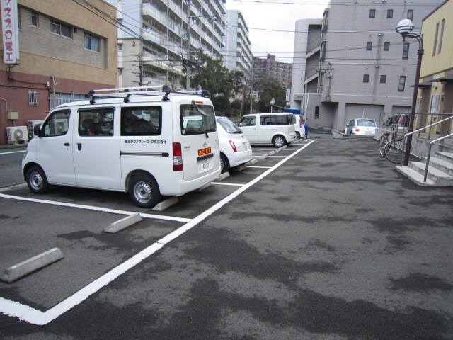 物件外観写真3　(駐車場)