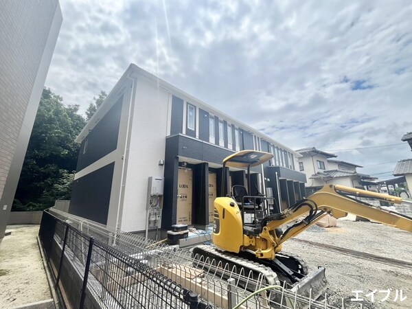 建築中