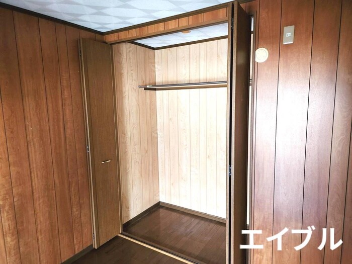 物件内観写真5　(収納)