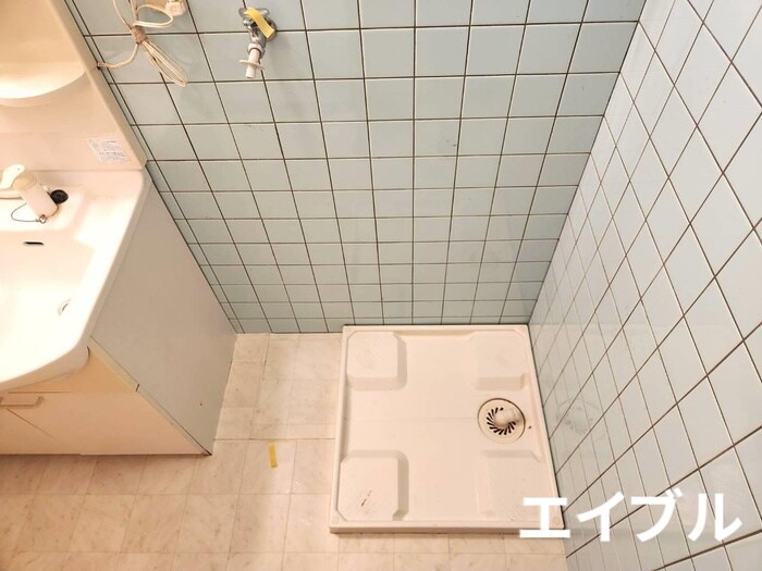 物件内観写真10　(洗濯機置場)