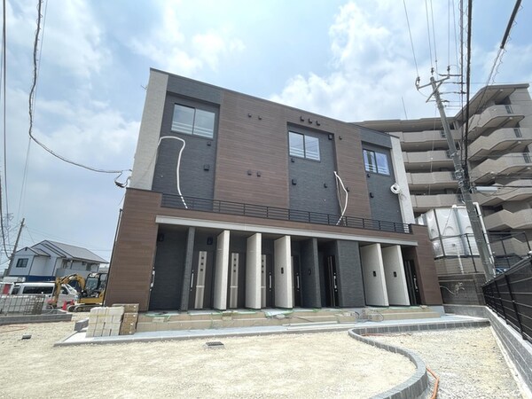 建築中