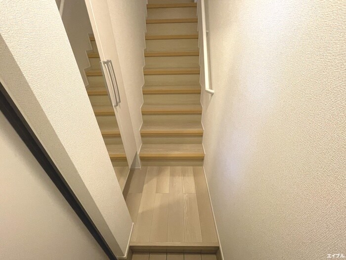 物件内観写真12　(玄関)