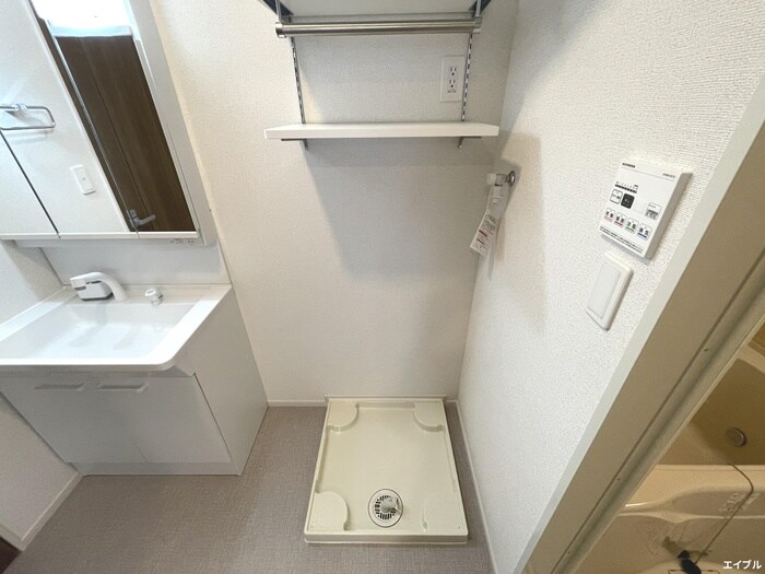 物件内観写真17　(洗濯機置場)