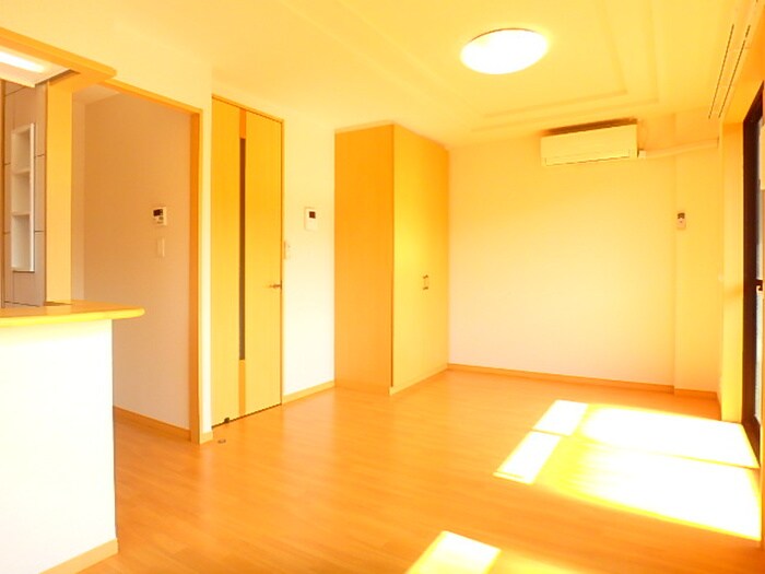 物件内観写真4　(居室)