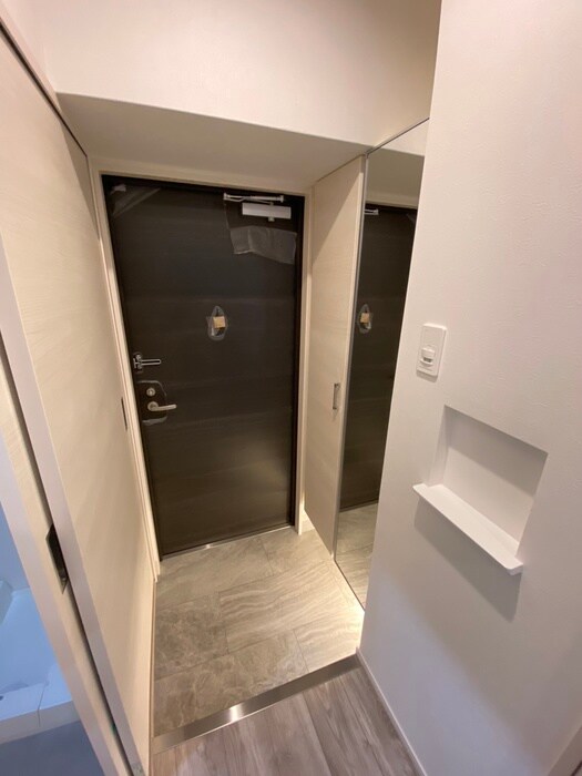 物件内観写真9　(玄関)