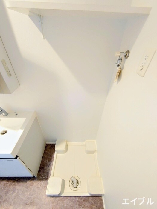 物件内観写真11　(洗濯機置場)