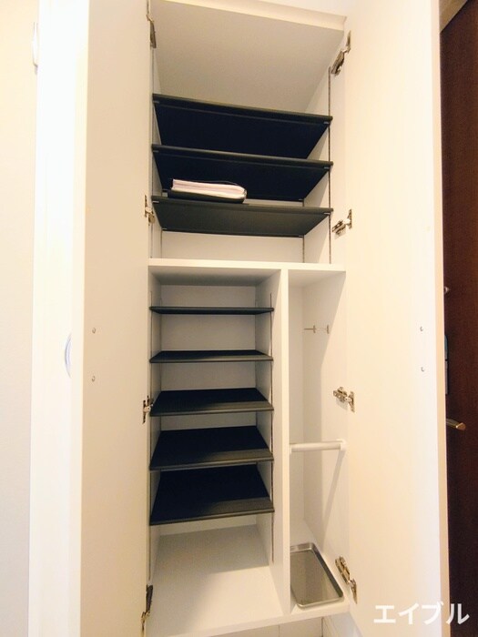 物件内観写真15　(靴箱)