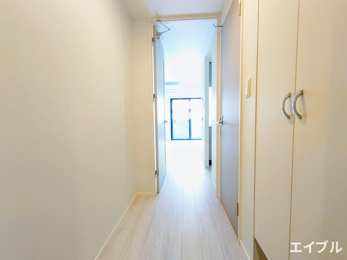 物件内観写真16　(廊下)