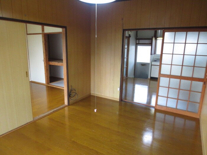 石原アパ－トの居室