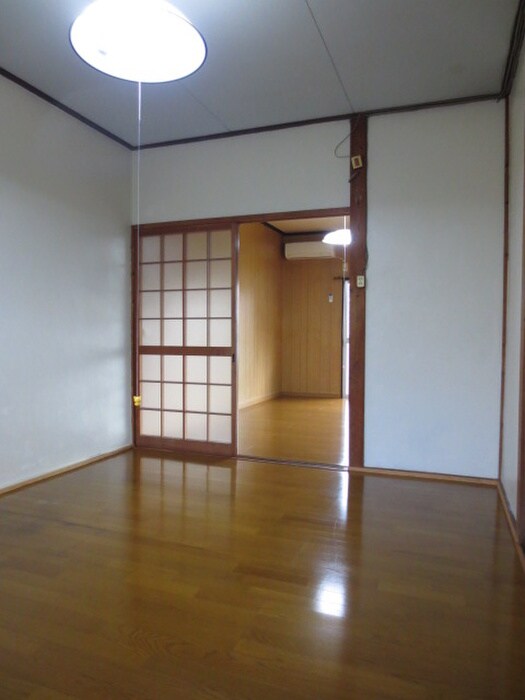 石原アパ－トの居室