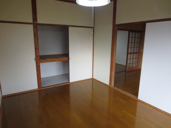 石原アパ－トの居室