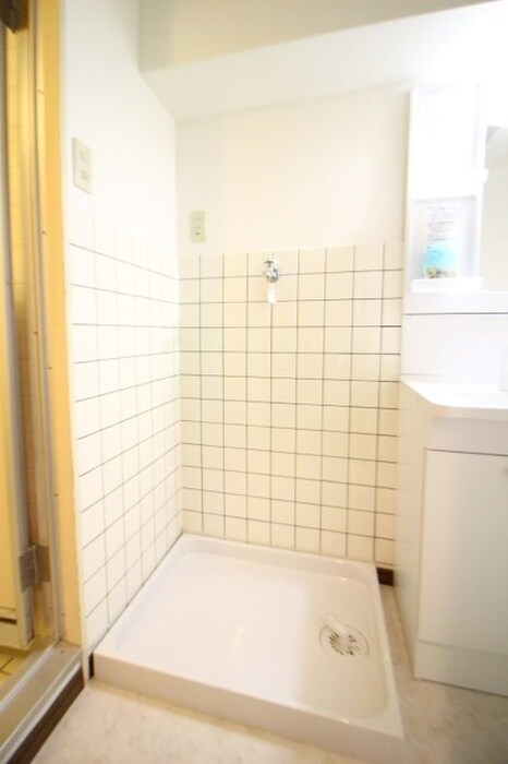 物件内観写真11　(洗濯機置場)