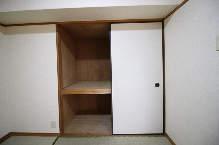 物件内観写真12　(収納)
