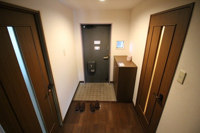 物件内観写真15　(玄関)