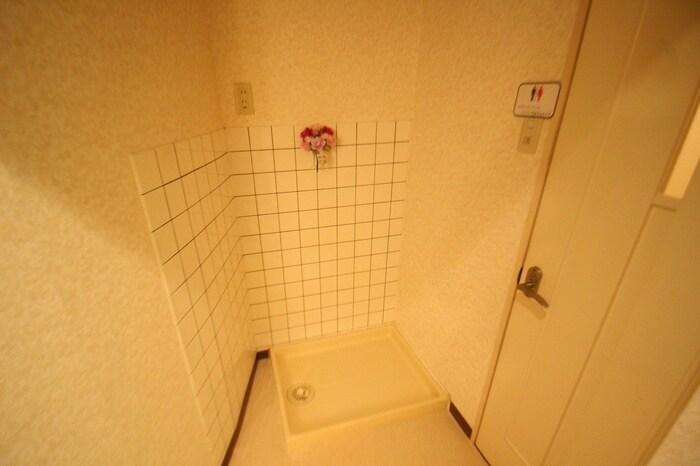 物件内観写真18　(洗濯機置場)