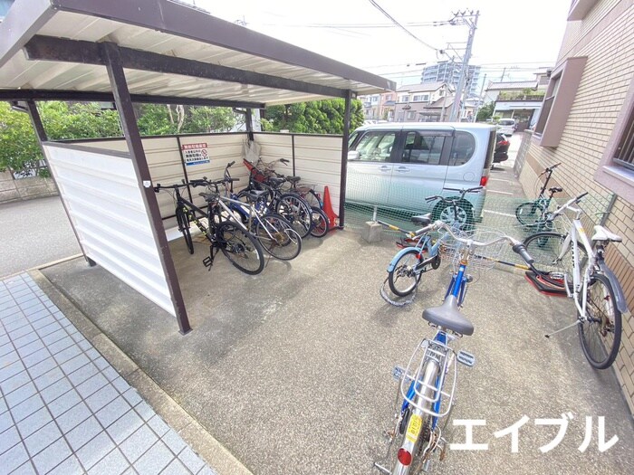 物件外観写真3　(駐輪場)