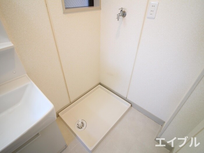 物件内観写真15　(洗濯機置場)