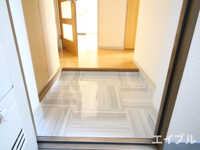 物件内観写真16　(玄関)