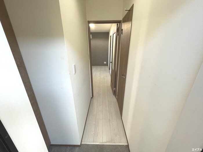 物件内観写真12　(玄関)