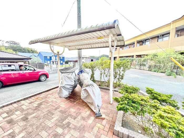 物件外観写真3　(駐輪場)