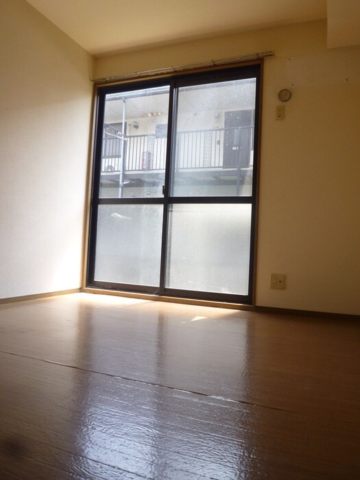 物件内観写真6　(居室)