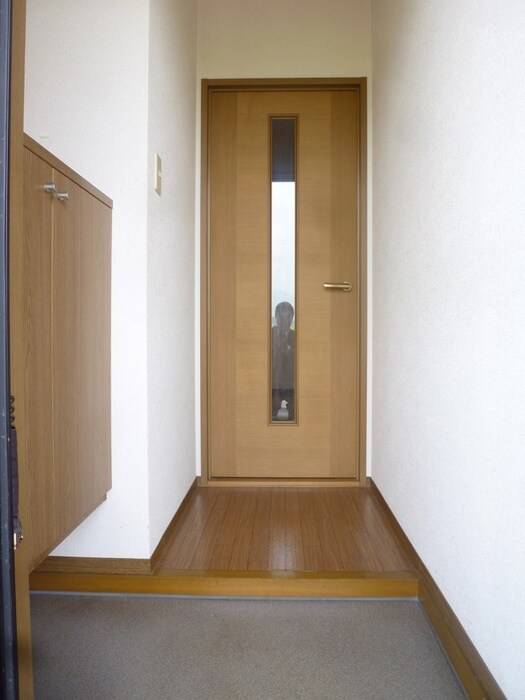 物件内観写真10　(玄関)