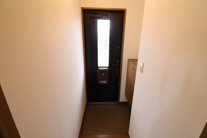物件内観写真11　(玄関)