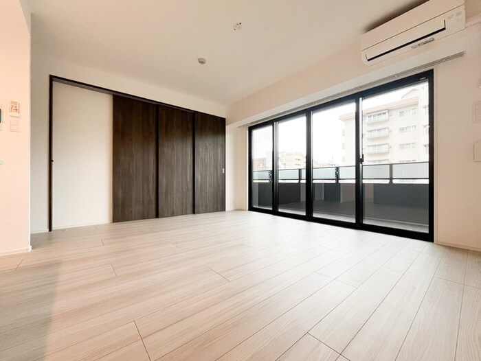 物件内観写真8　(居室)