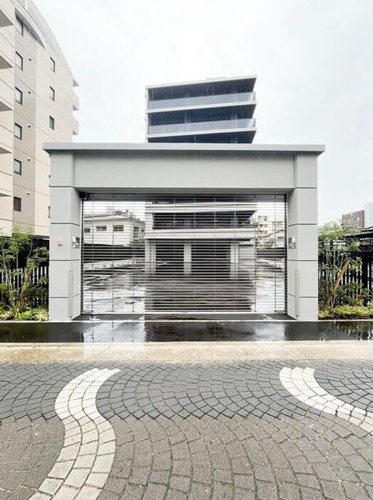 物件外観写真6　(駐車場)