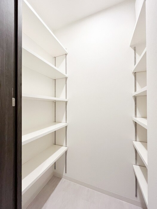 物件内観写真11　(玄関)