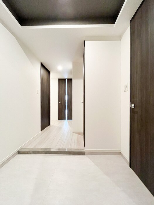 物件内観写真19　(玄関)