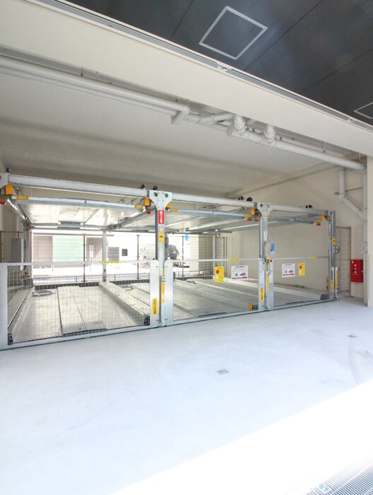 物件外観写真2　(駐車場)