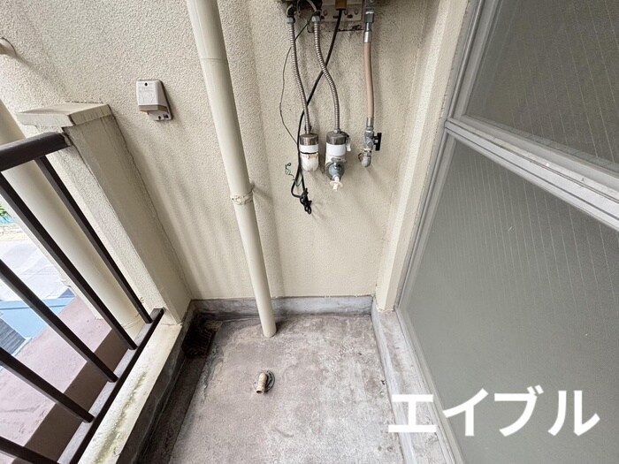 物件内観写真11　(洗濯機置場)