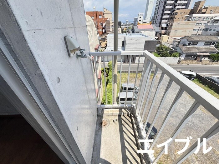 物件内観写真12　(洗濯機置場)