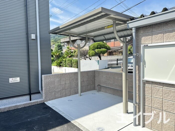 物件外観写真3　(駐輪場)