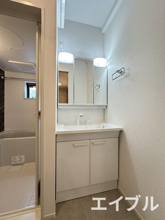 物件内観写真11　(洗面)