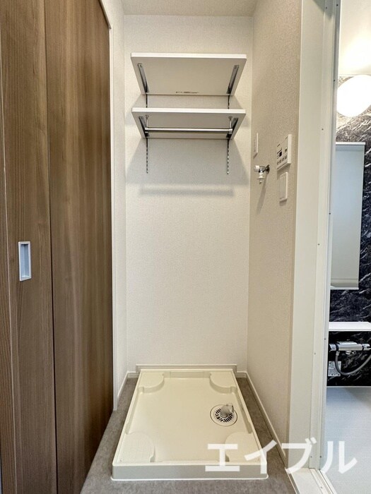 物件内観写真12　(洗濯機置場)