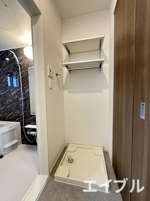 物件内観写真12　(洗濯機置場)