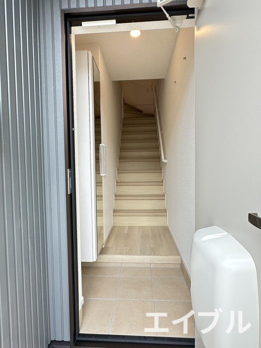 物件内観写真14　(玄関)