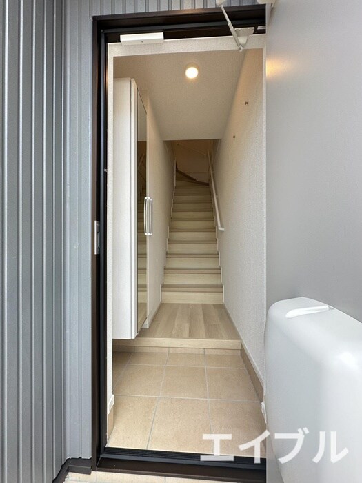 物件内観写真14　(玄関)