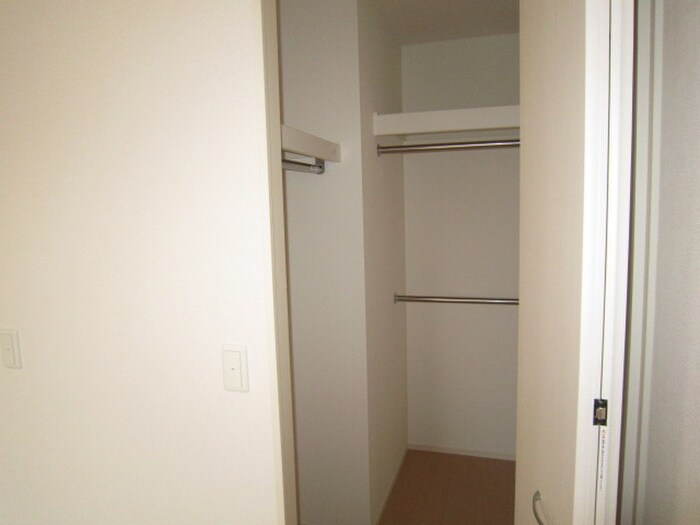 物件内観写真12　(収納)
