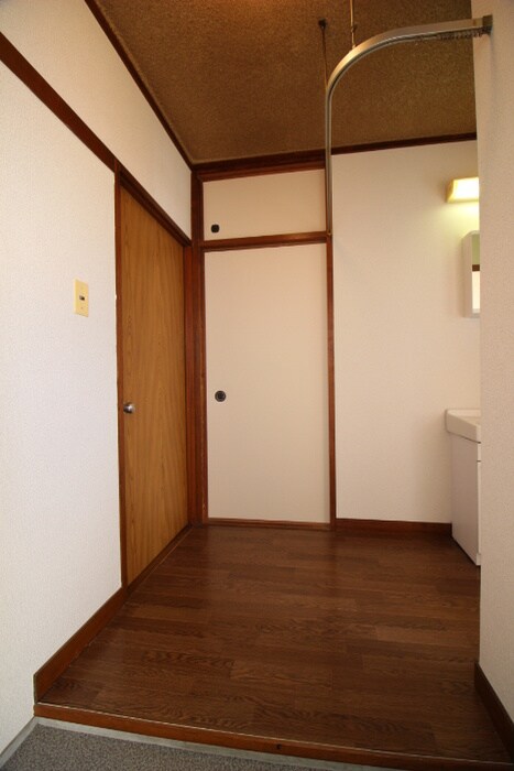 物件内観写真15　(廊下)